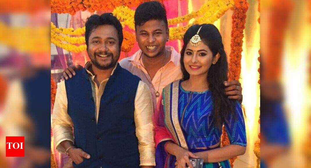 Reshmi Menon: Simhaa dances to Rajini's tunes at their sangeet | Tamil ...