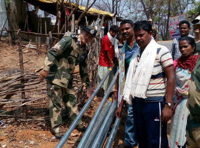 BSF men relieved parched Maoist hit villagers
