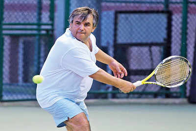 Ambassadors play tennis in Delhi