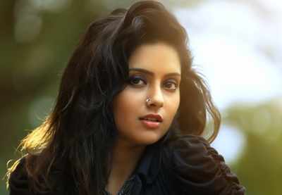 Mahima to play the female lead in Arivazhagan's next film