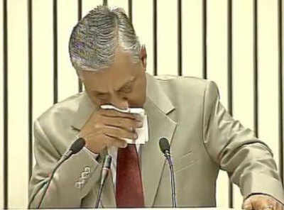 An overworked Chief Justice TS Thakur breaks down in front of PM
