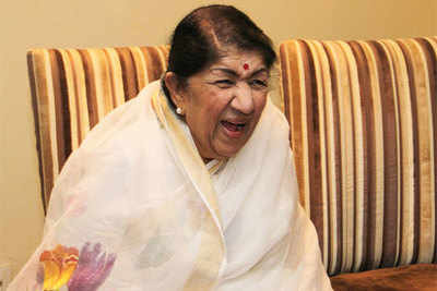 Lata Mangeshkar pays tribute to her father on his death anniversary