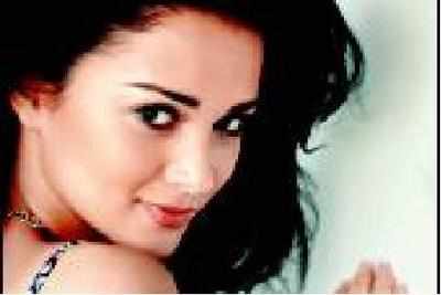 Amy Jackson finds a new address in Mumbai