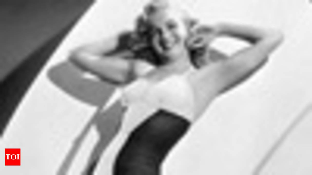 Marilyn Monroe style pointy bras back in vogue - Times of India