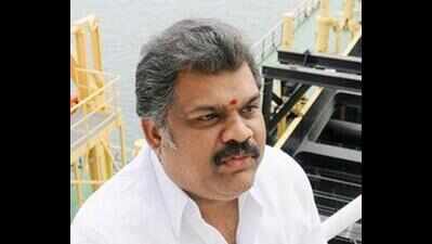 Ex-MLA quits Vasan's TMC