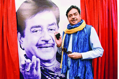 A 'nervous' Shatrughan Sinha's date with the ladies in Jaipur!