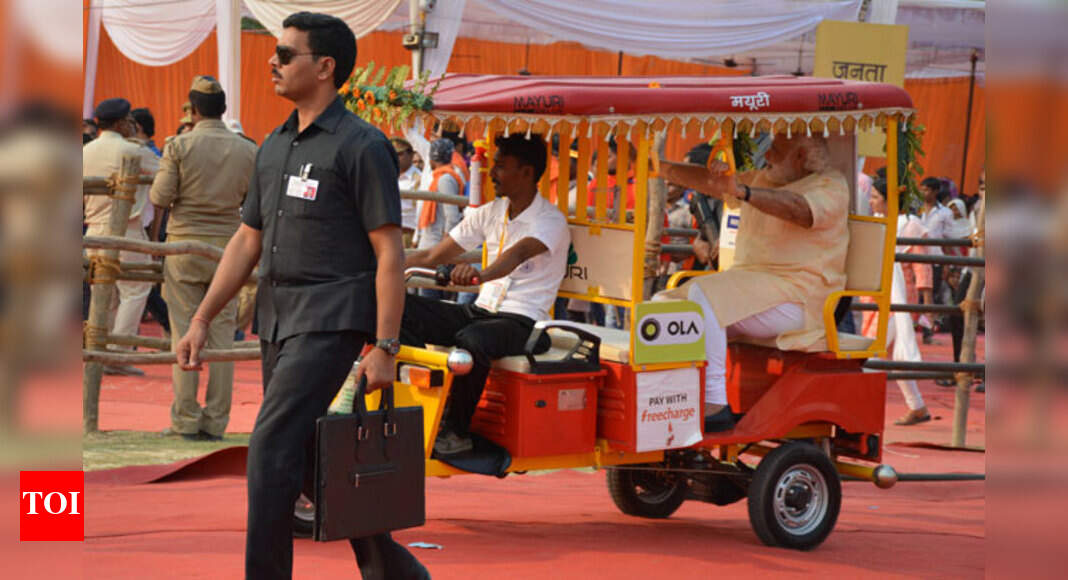 PM Narendra Modi takes an e-rickshaw ride in Varanasi | Varanasi News ...