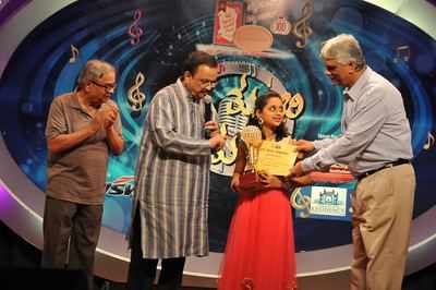 Rachitha Rajesh wins Yede Thumbi Haduvenu
