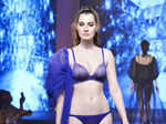 Triumph lingerie fashion show '16