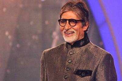 When Amitabh Bachchan's fan swam across a river to meet him