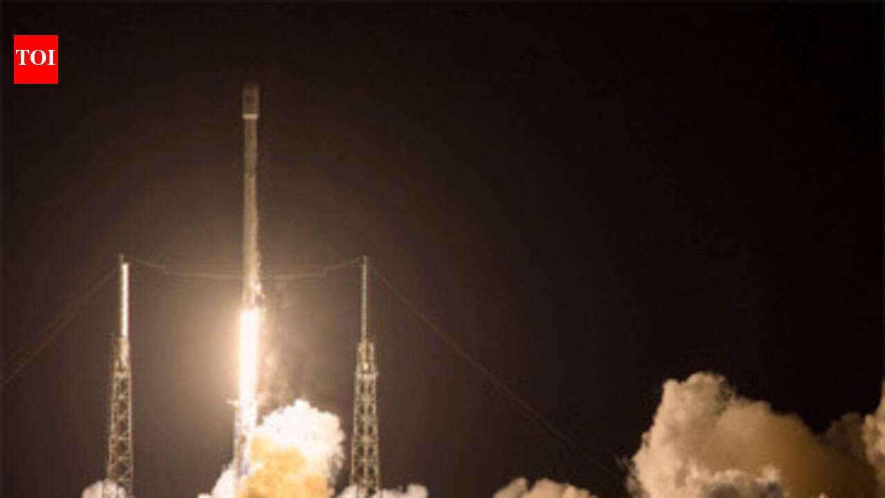 SpaceX successfully launches Falcon 9 rocket