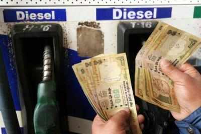 Diesel to be cheaper by 54 p/litre as Delhi govt slashes VAT