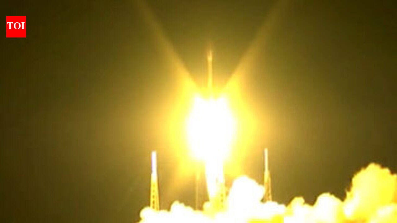 SpaceX lands second rocket at sea