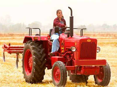 Anushka Sharma drives a tractor for 'Sultan'