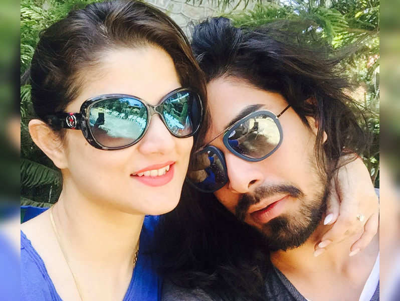 Srabanti to get engaged to supermodel boyfriend.