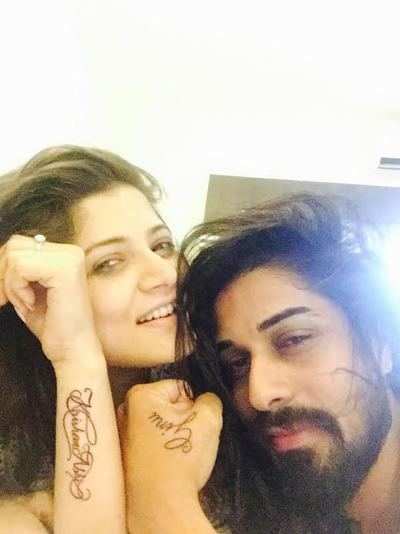 Srabanti-Krishan tattoo each other's names on wrists!