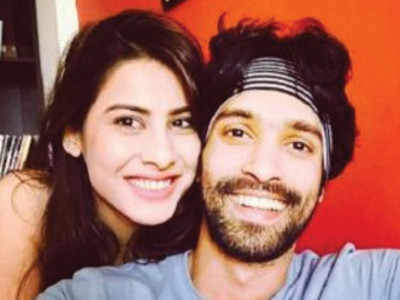 Vikrant Massey, Sheetal Thakur the new couple in town!