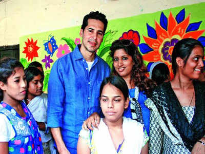 Dino Morea considering shooting a film in UP