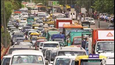 Delhi govt panel on odd even: Schools, NCR cars caused jams