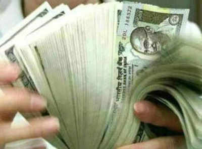 Rs 2 crore seized from DMK candidate, son's house