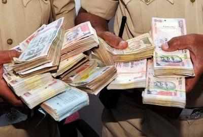 Total cash seized before Tamil Nadu polls crosses Rs 100cr, a new dubious record