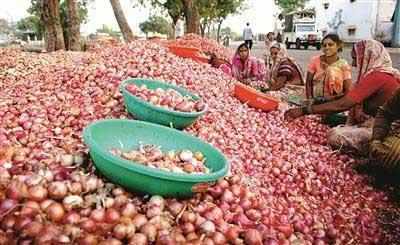Farmers sell onions for 50 paisa a kg