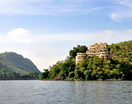 Siliserh Lake