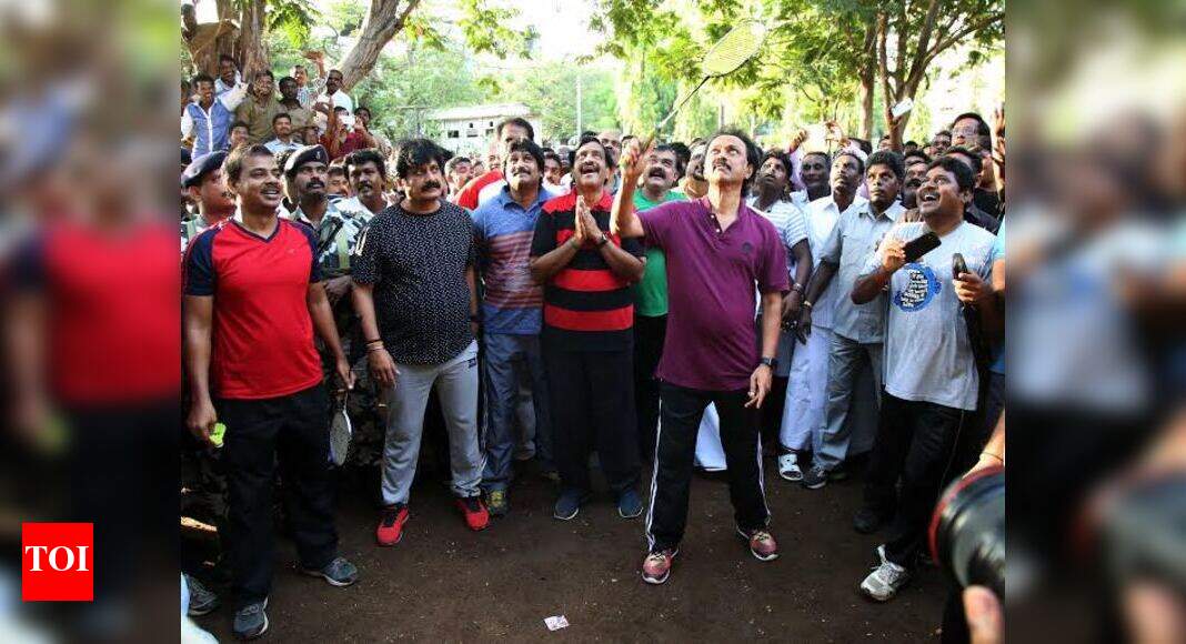 Stalin's campaign takes a sporty turn in Chennai | India News - Times ...