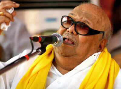 EC issues notice to Jayalalithaa, Karunanidhi