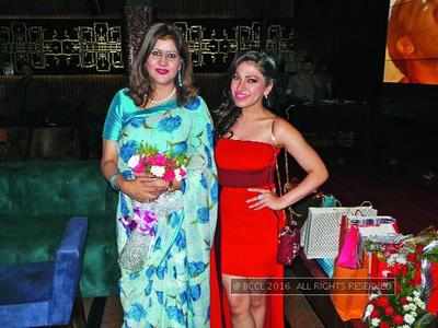 Tulsi Kumar's surprise b'day bash for mom-in-law in Jaipur