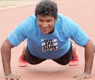 Puneeth Rajkumar runs the marathon in Bengaluru