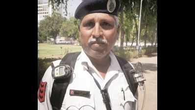 Ahmedabad traffic cops to log pollution data