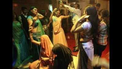 Raid at four dance bars in Mumbai, 60 rescued, 80 held | Mumbai News -  Times of India