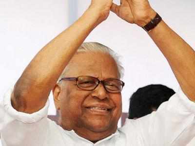 Pinarayi for CM, `Kerala Castro' consolation for VS