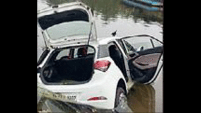 Man drowns after car falls into river