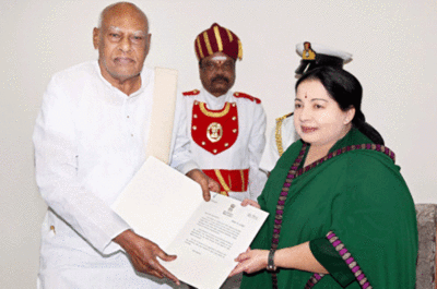 Jayalalithaa calls on Tamil Nadu governor, stakes claim to form government