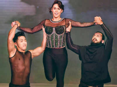 Lauren Gottlieb gives dance lessons to underprivileged girls