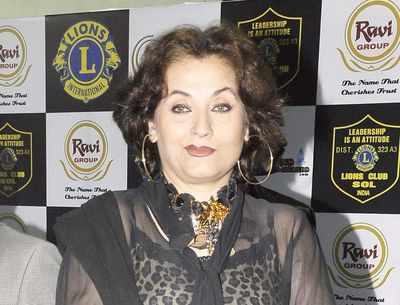 Salma Agha requests India for overseas citizen card