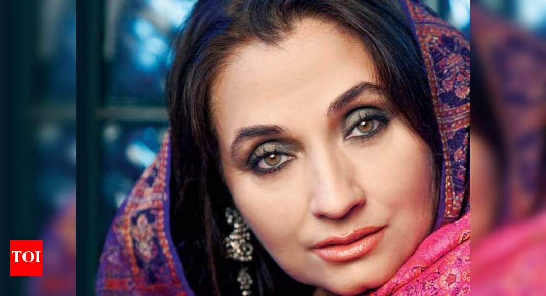 Pakistan born Singer Salma Agha Seeks OCI Card Hindi Movie News 