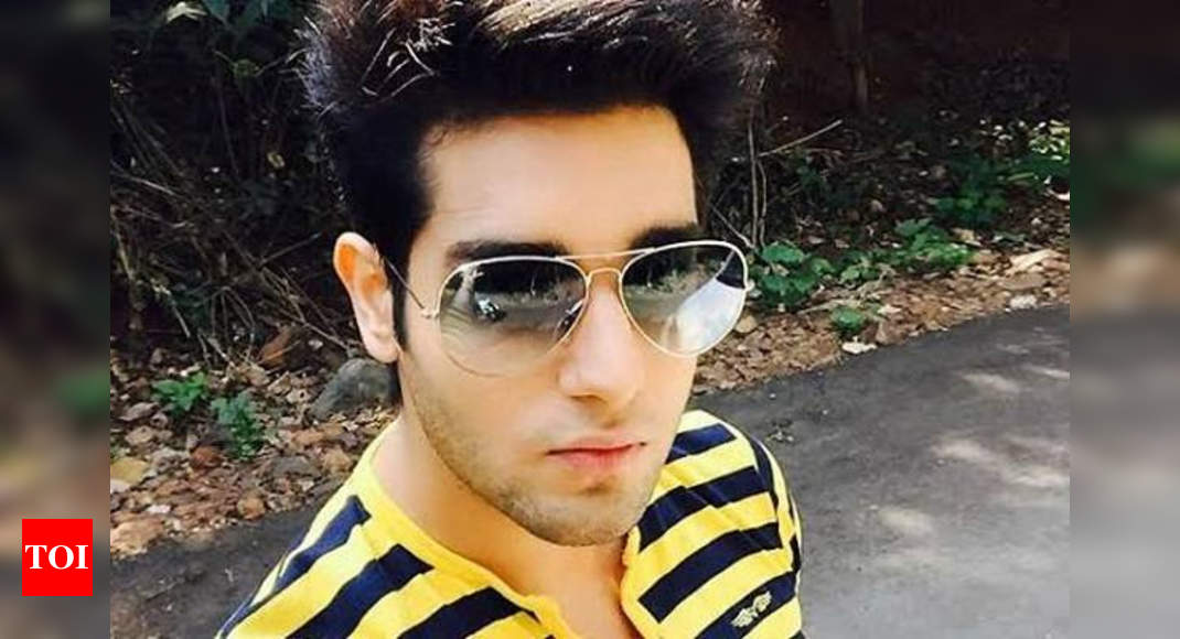 Abhishek Malik meets with an accident - Times of India