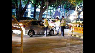 Drunk drivers emotionally blackmail cops to escape paying challans