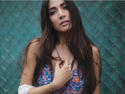 Monica Dogra's new video is about women empowerment