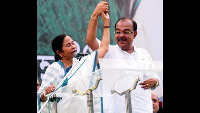 Mayor Sovan Chatterjee in Mamata's cabinet: Is it legal?