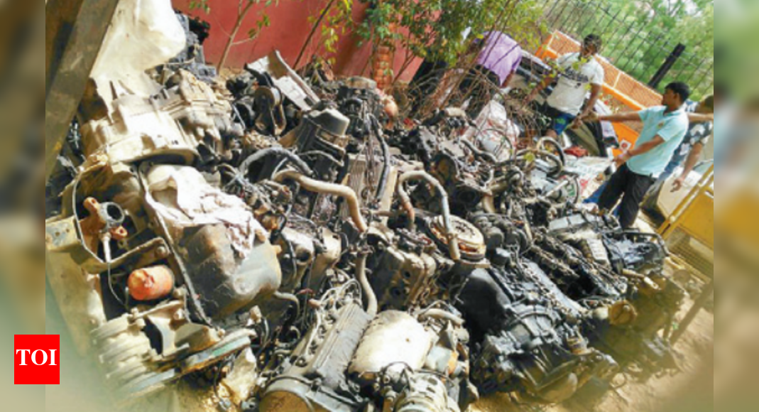'Workshop' for stolen cars unearthed in Delhi | Delhi News - Times of India