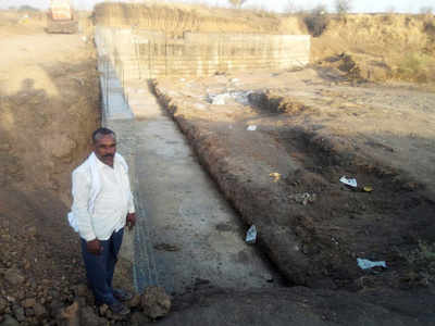 Maharashtra govt to drop cases against dam-builder farmer