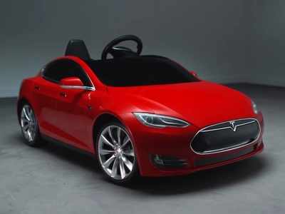 Tesla Model S for kids starts shipping