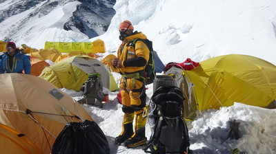 Chhattisgarh mountaineer suffers snow-blindness on Everest, calls off mission