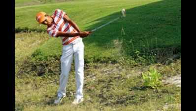 This Rajkot teenager tees off in style