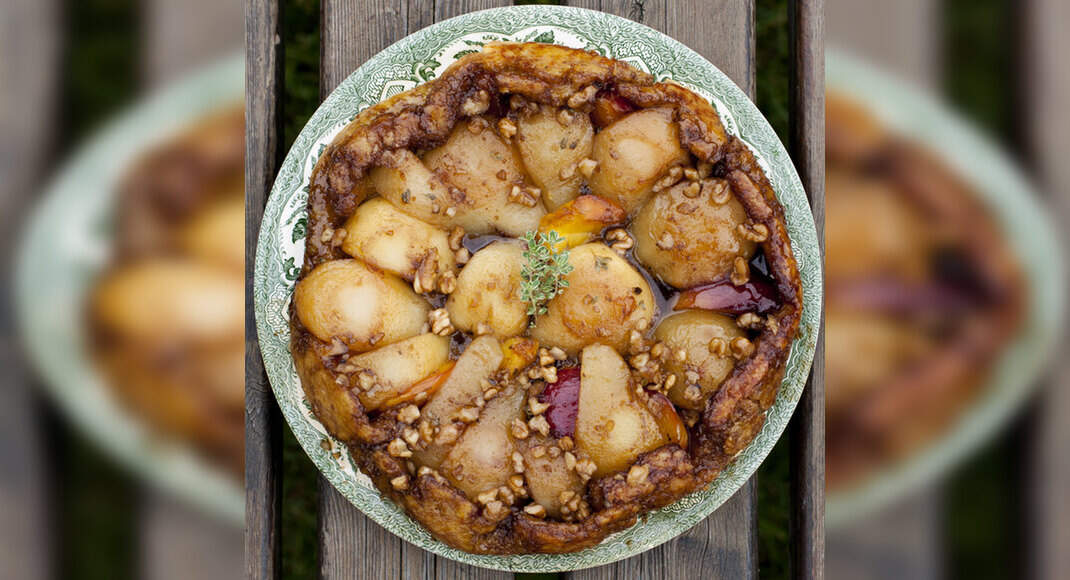 No-Bake Apple Tart Recipe: How to Make No-Bake Apple Tart Recipe | Homemade No-Bake Apple Tart Recip