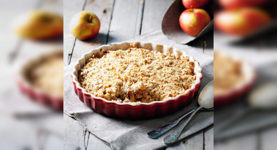 Apple Crumble Recipe: How to Make Apple Crumble Recipe | Homemade Apple Crumble Recipe